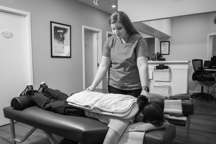 Pain Relief Centre: Chiropractic Care